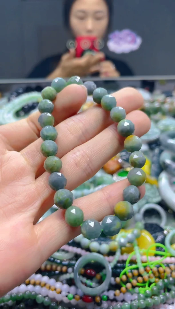 颈饰未镶嵌翡翠8MM/L/翡翠A货，一件也是批发价
