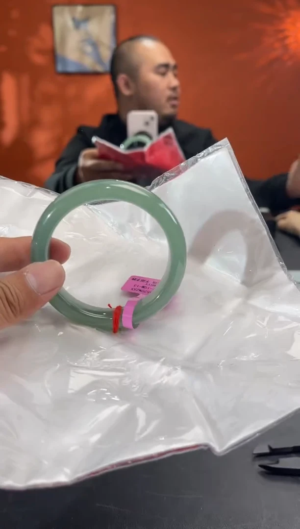 未镶嵌手镯翡翠10