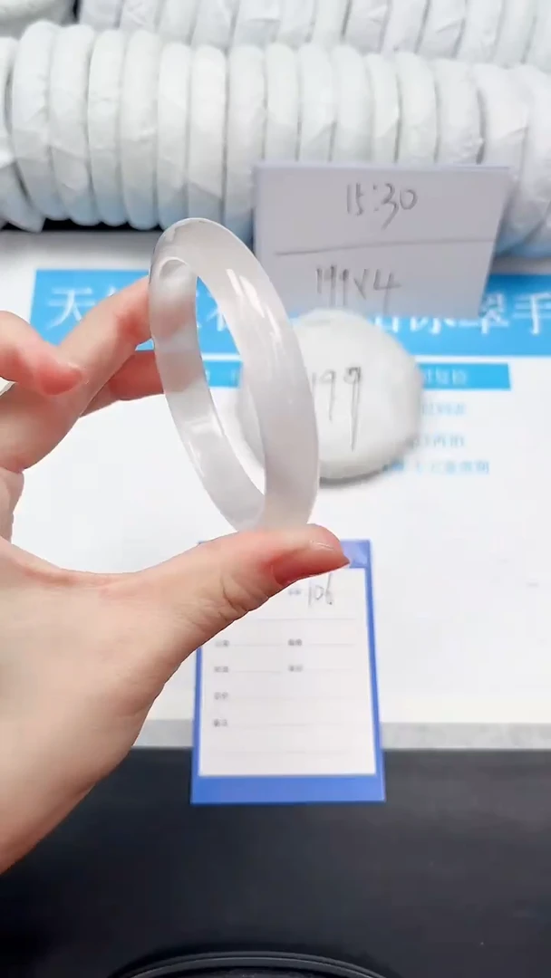 未镶嵌手镯石英质玉106-60BF