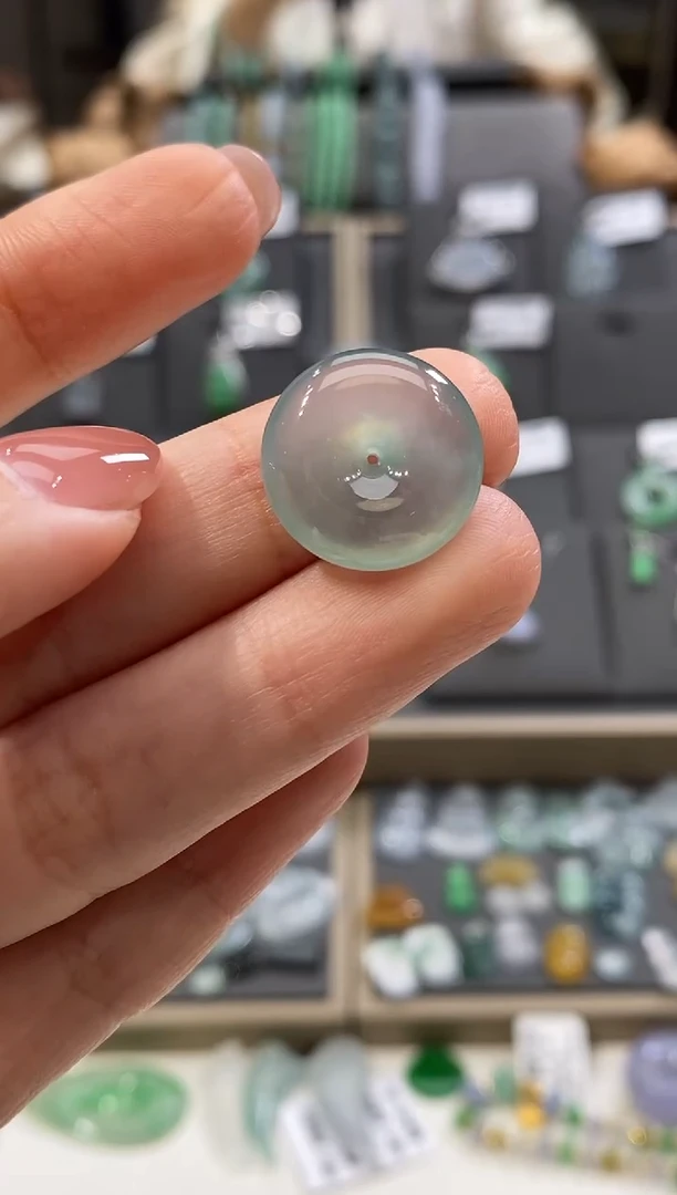 颈饰未镶嵌翡翠平安扣