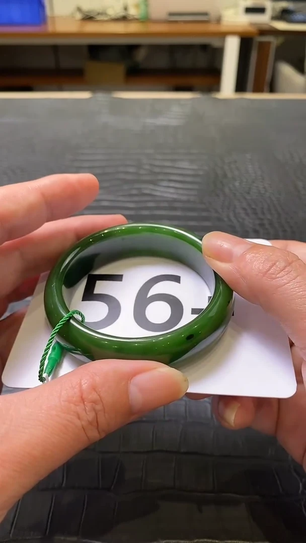 【闪购商品】和田玉碧玉手镯未镶嵌一个