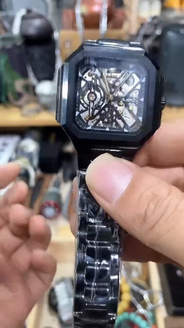 瓷片闪购商品  如图所示