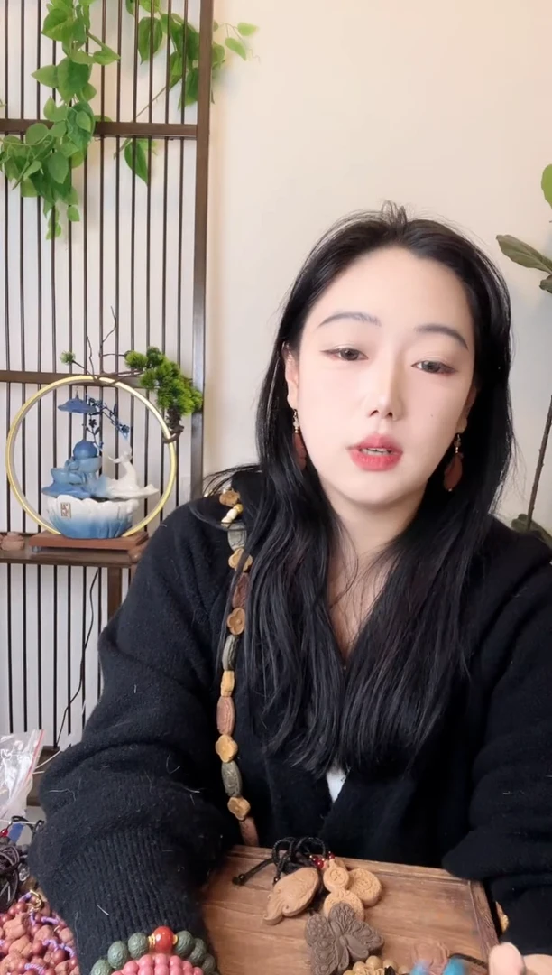 珠串茉莉蝴蝶手机链