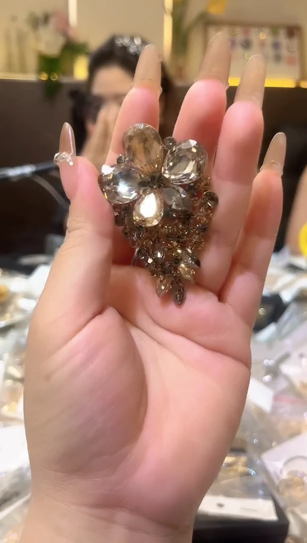 锆石铁合金精品饰界
