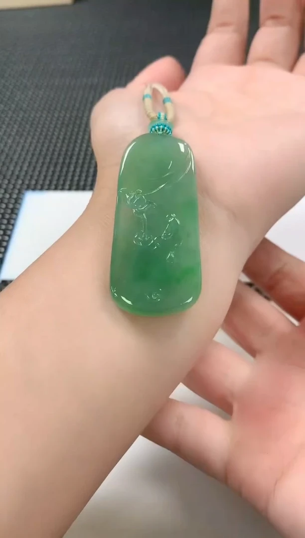 翡翠未镶嵌颈饰116