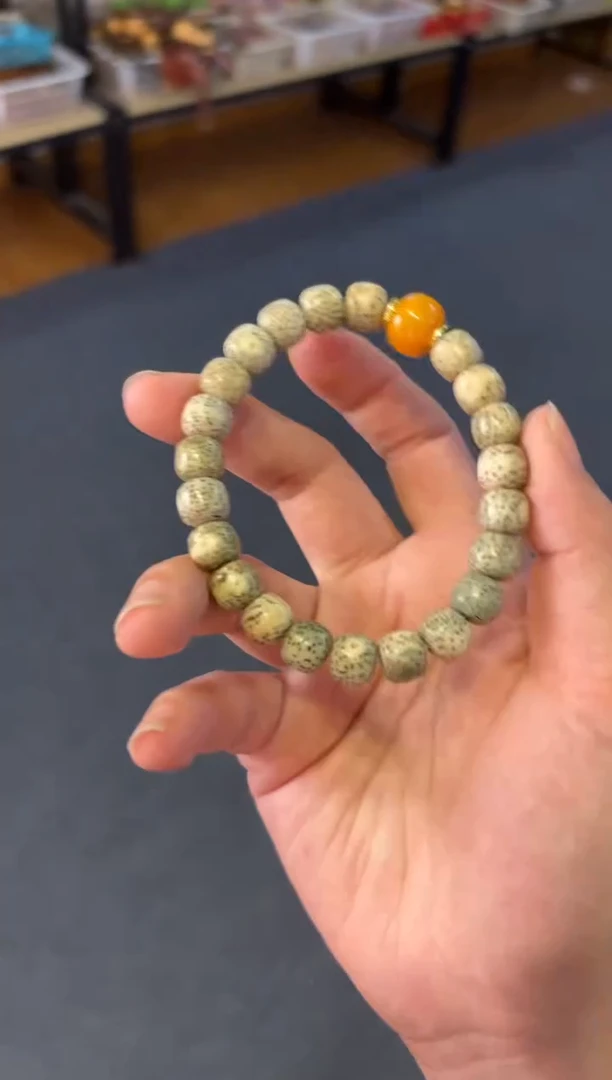 手链蜜蜡未镶嵌 9*10烟灰星月【雨过天晴