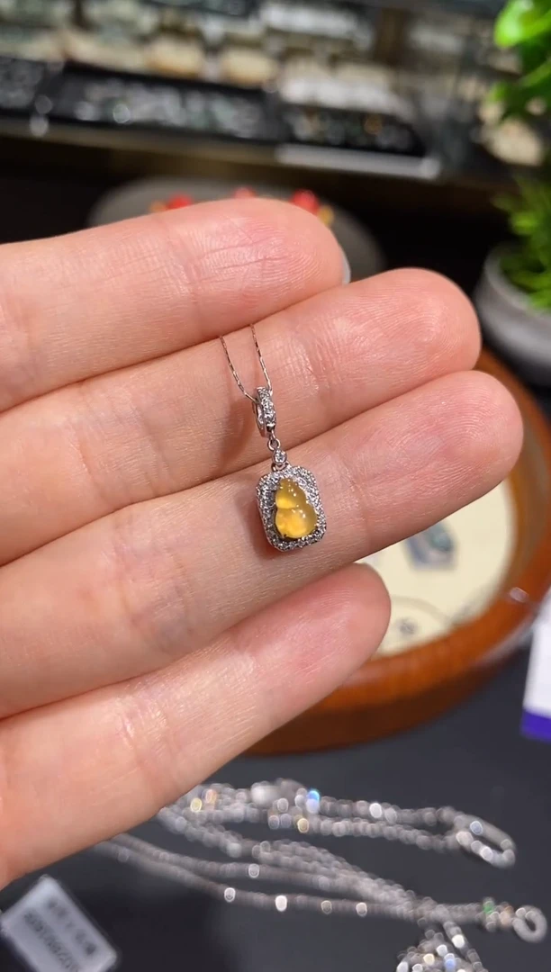 【闪购商品】翡翠吊坠(不含链)18K金镶嵌吊坠