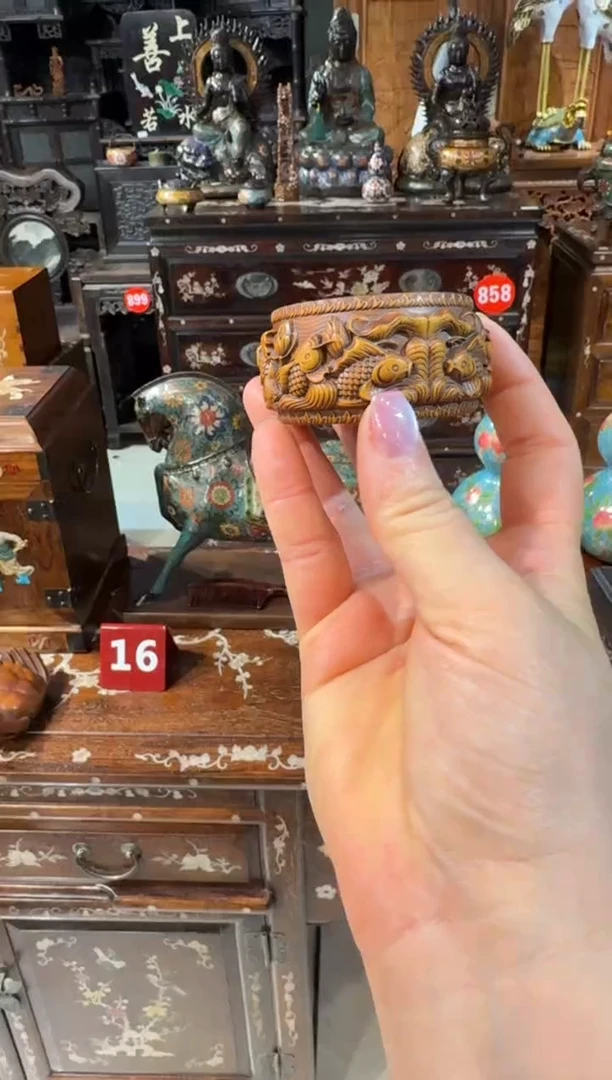 木黄杨木年年有余底座68.88888888888888