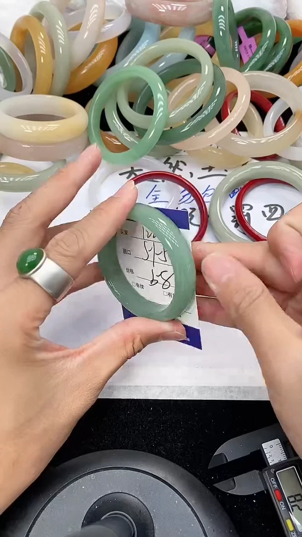 石英质玉手镯未镶嵌122