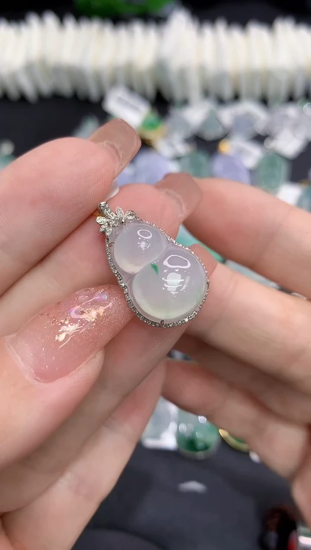 吊坠(不含链)18K金镶嵌翡翠1111