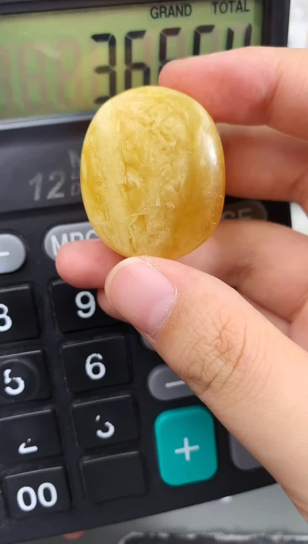 未镶嵌琥珀珠宝奇石115