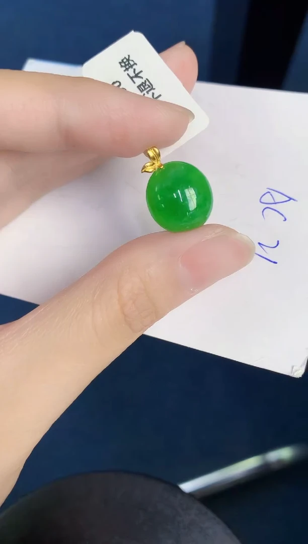 翡翠18K金镶嵌颈饰天然翡翠緬甸A貨