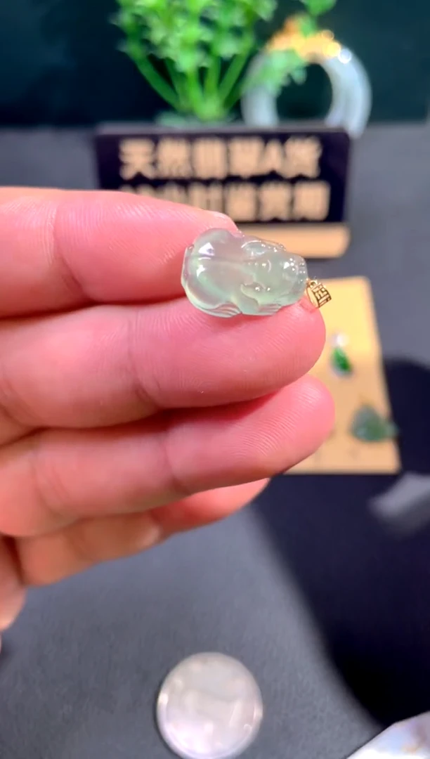 颈饰18K金镶嵌翡翠翡翠