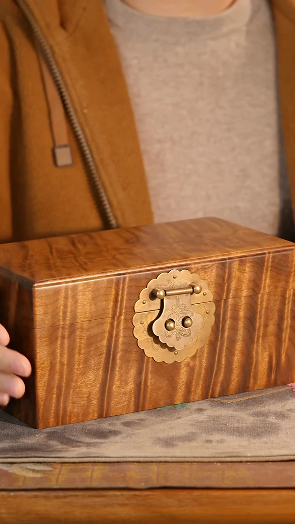 乌木类箱金丝楠乌木水波纹首饰盒