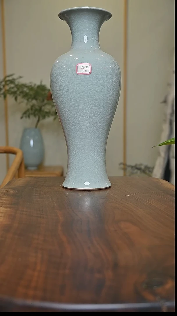 37#淑女瓶 粉青釉 微瑕 朱家汝窑款