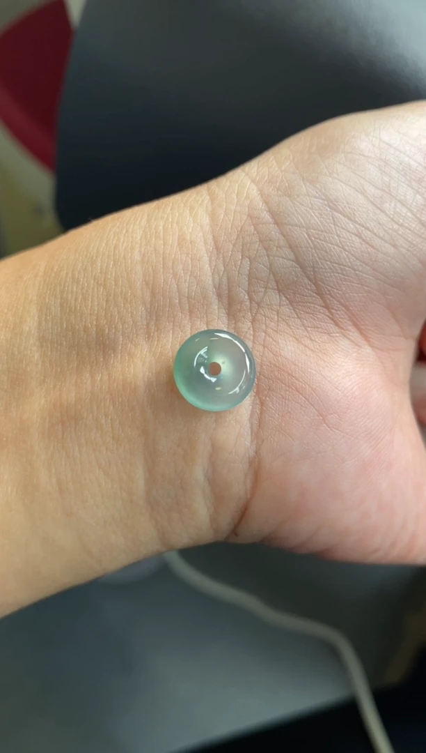 颈饰未镶嵌翡翠冰种平安扣