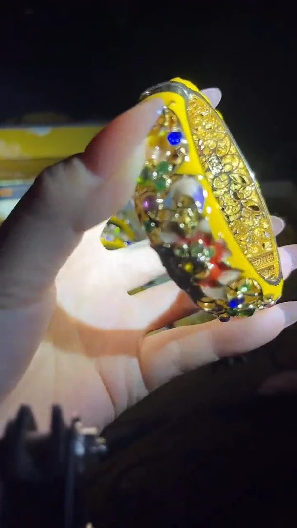 手镯.1只.黄........