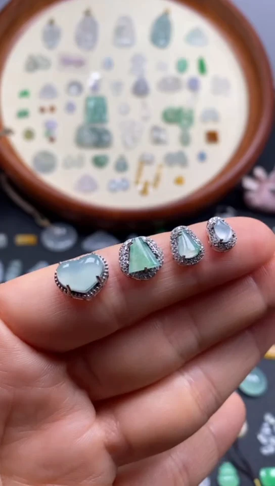 翡翠银S925镀金镶嵌颈饰4颗潘多拉/芬