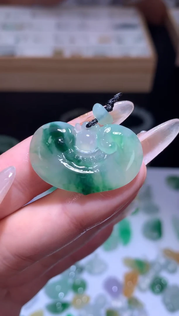 未镶嵌定制翡翠如意头