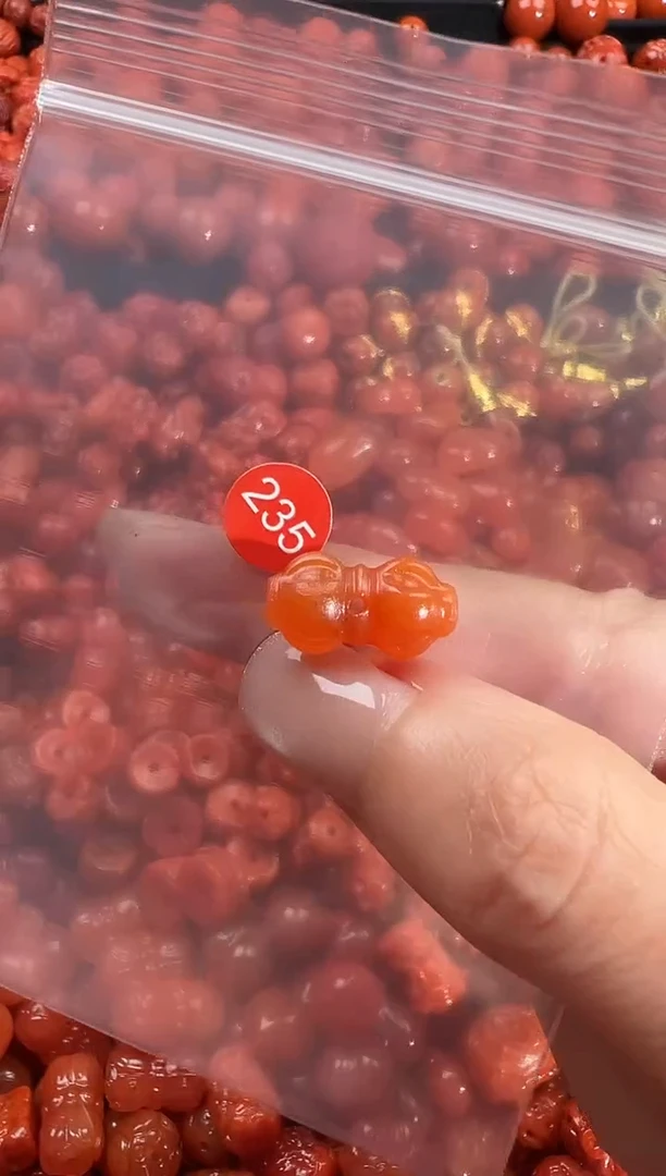 颈饰未镶嵌南红玛瑙1