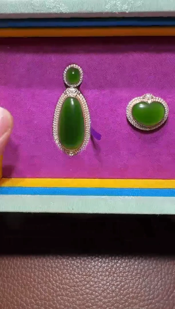 未镶嵌和田玉挂件枫*和田玉