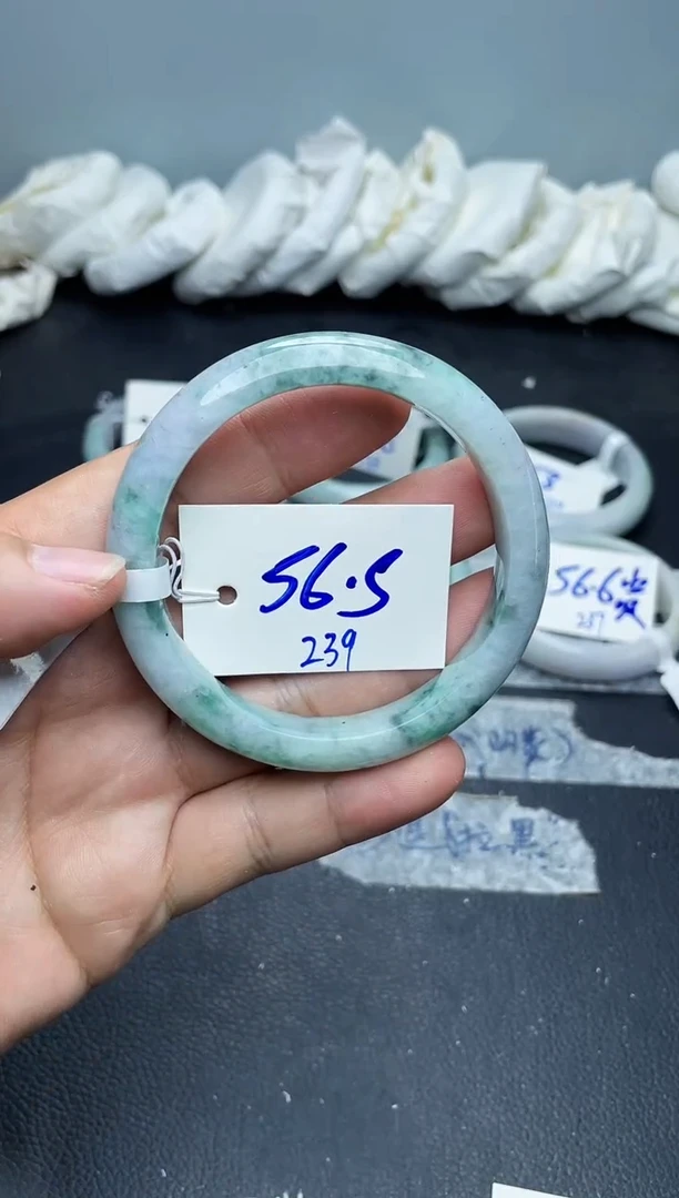 未镶嵌手镯翡翠239