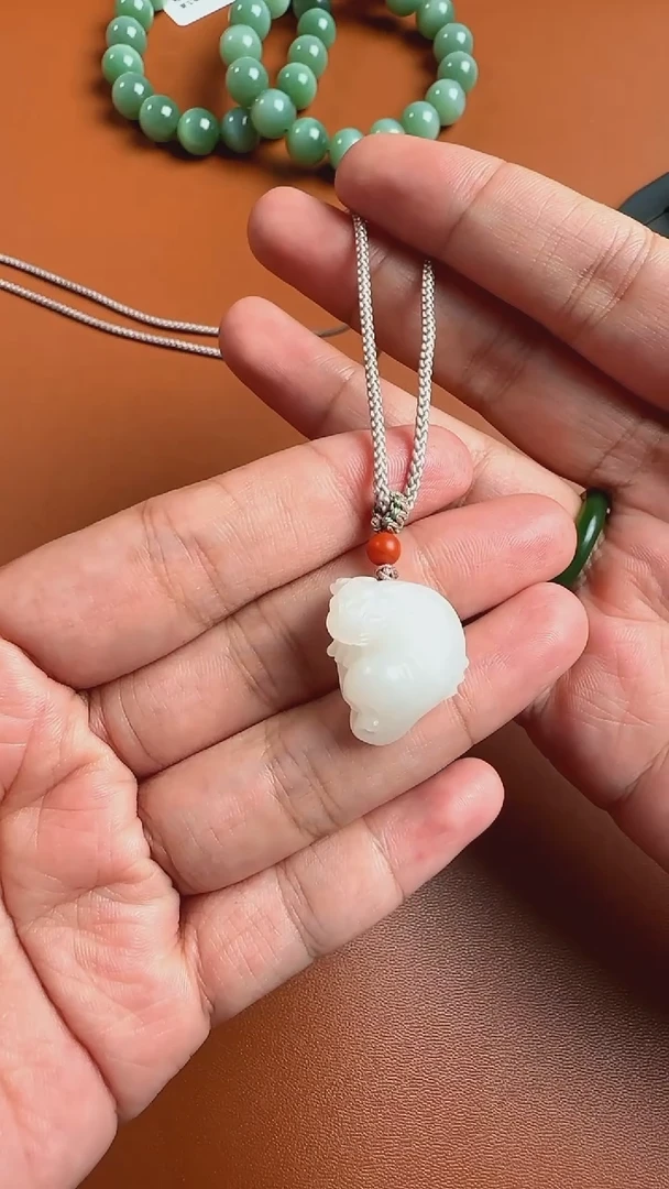和田玉未镶嵌颈饰白玉貔貅吊坠（小）