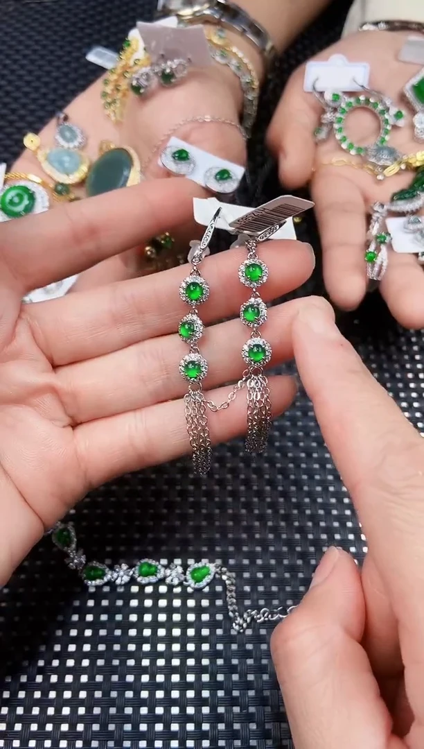 【闪购商品】翡翠耳饰未镶嵌11111111