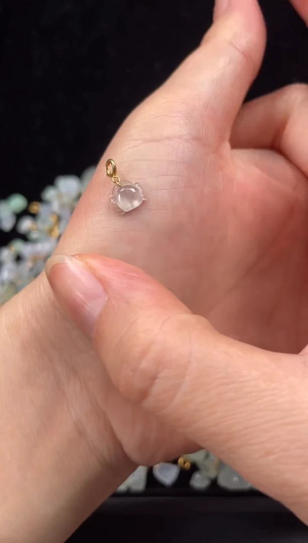 吊坠(不含链)18K金镶嵌翡翠一个JK689