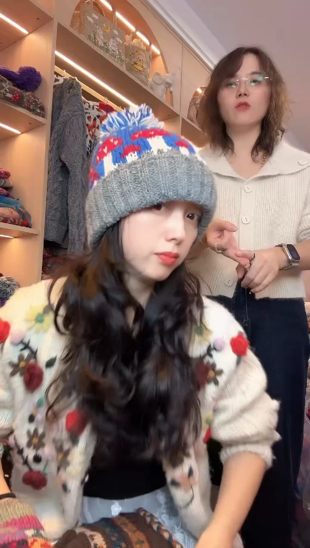 绵羊毛百羊毛蓝灰色翻边蘑菇单球帽