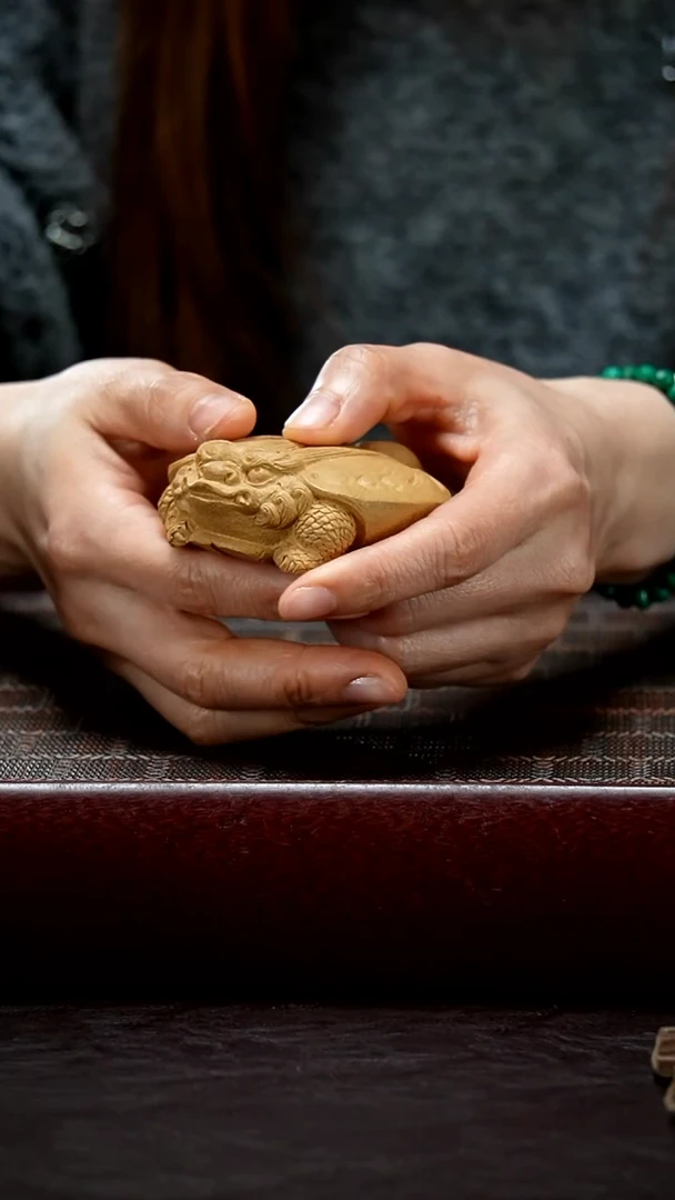 【闪购商品】紫砂盖置郑裕忠黄金段《龙龟盖置》