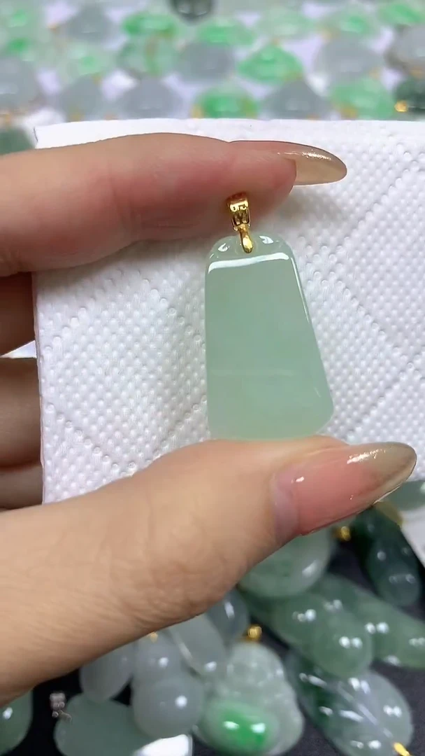 颈饰未镶嵌翡翠A货