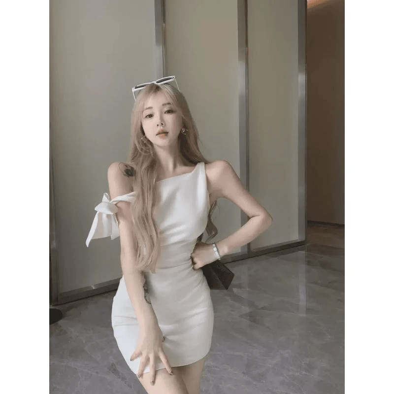 蝴蝶结斜肩吊带连衣裙女夏季高级感辣妹性感包臀短裙名媛抹胸裙子