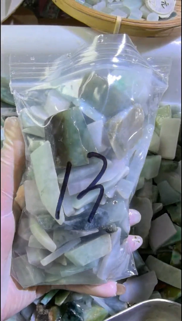 【闪购商品】翡翠颈饰未镶嵌天然翡翠中号500克13