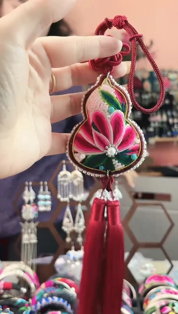 艺枝独绣手工饰品253