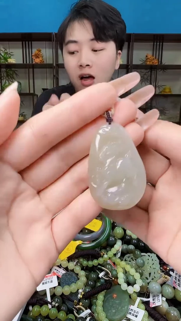 颈饰未镶嵌和田玉多样性发一