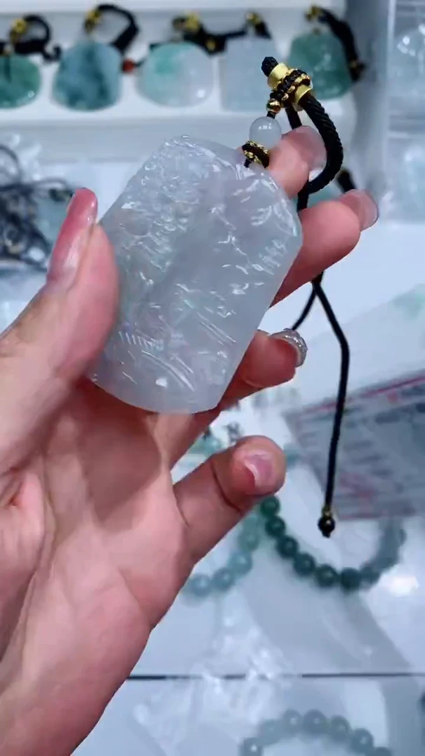 翡翠未镶嵌颈饰吊坠