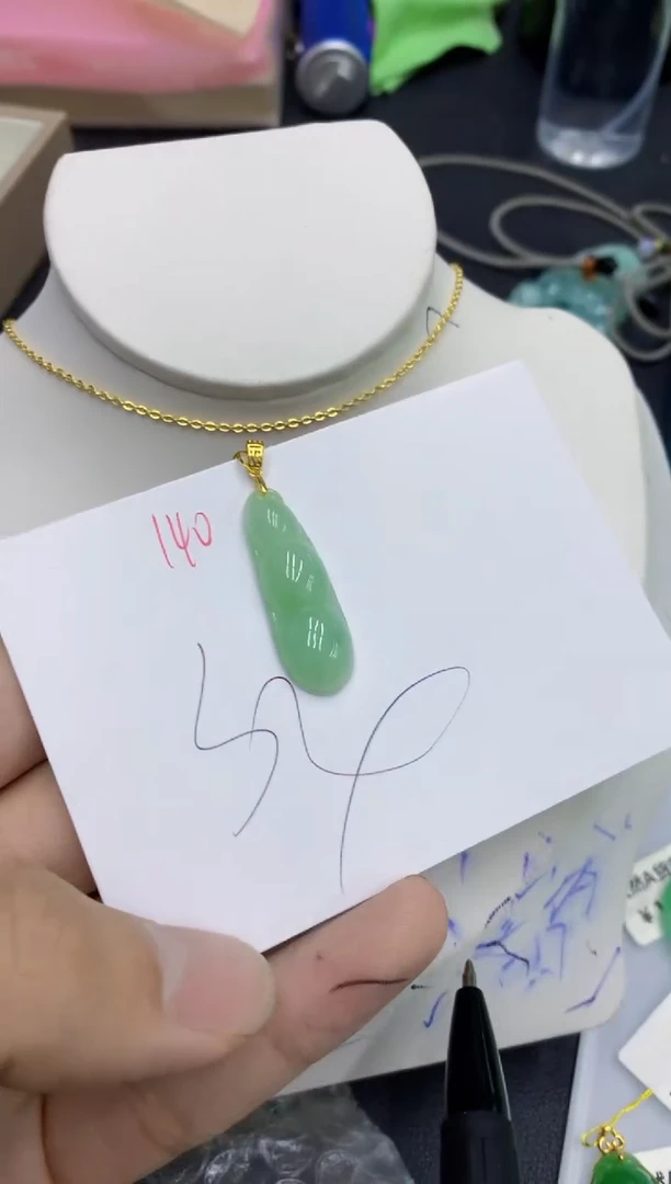 翡翠未镶嵌颈饰1111111111