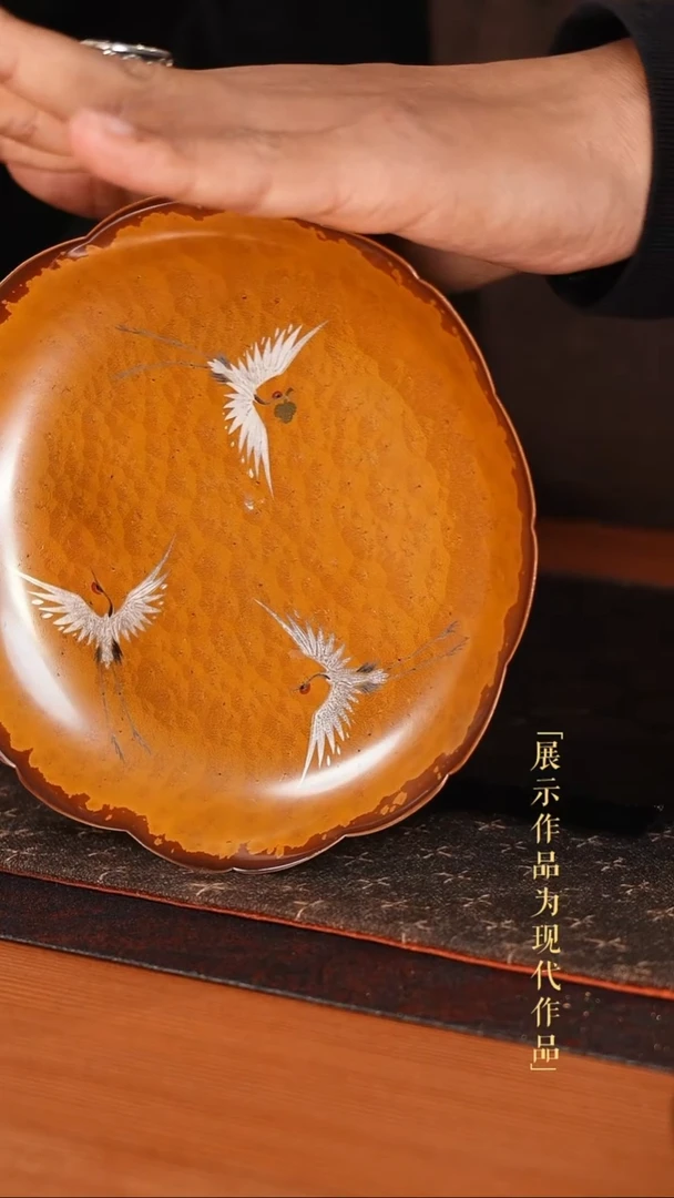 萃云山房-木首釉金银彩仙鹤系列花口壶承