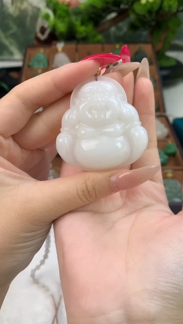 颈饰未镶嵌和田玉吊坠