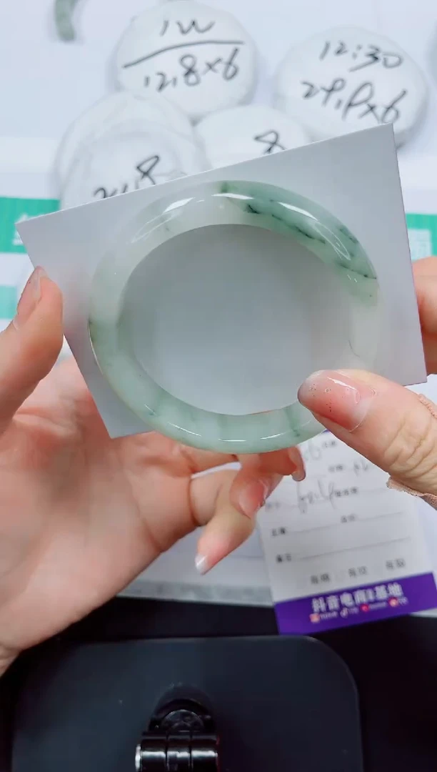 石英质玉手镯未镶嵌256/60.4