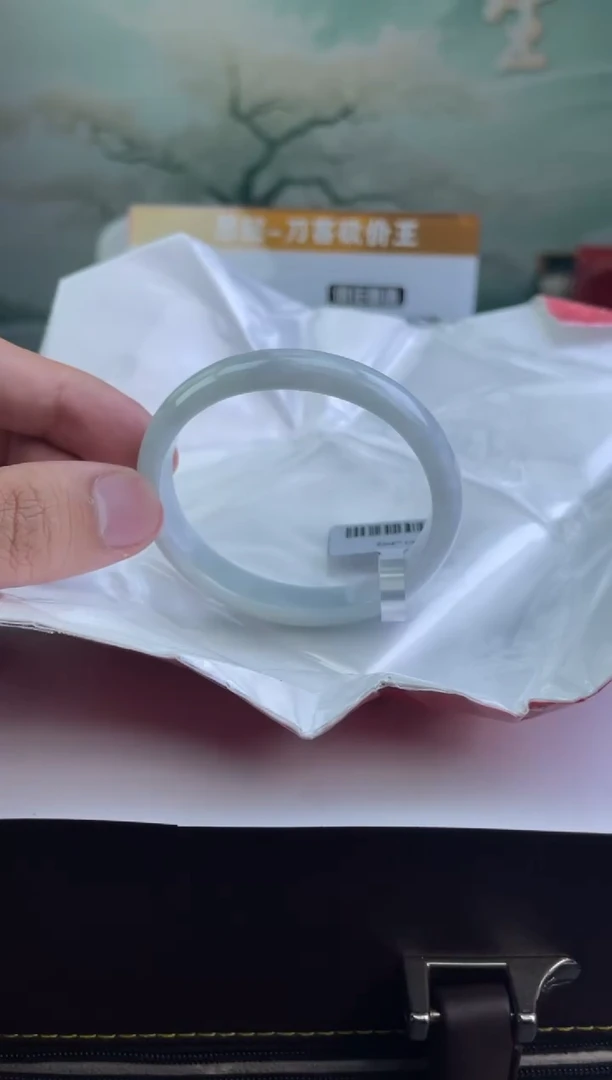 翡翠手镯未镶嵌14翡翠手镯（微瑕）