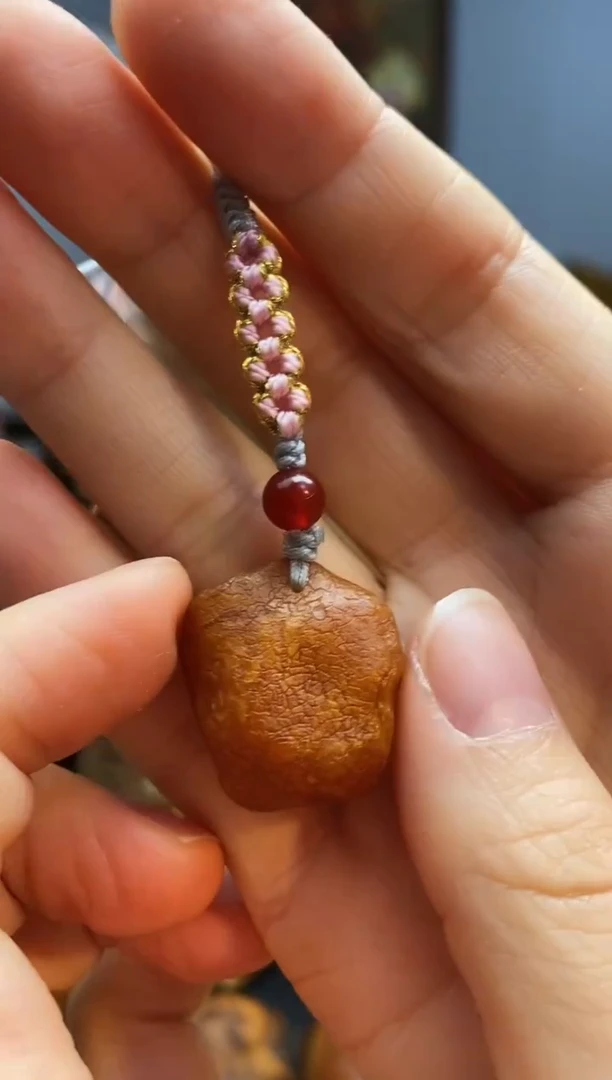 琥珀颈饰未镶嵌挂件