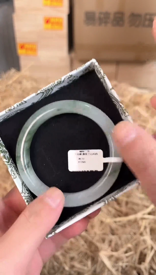 未镶嵌手镯石英质玉C-730