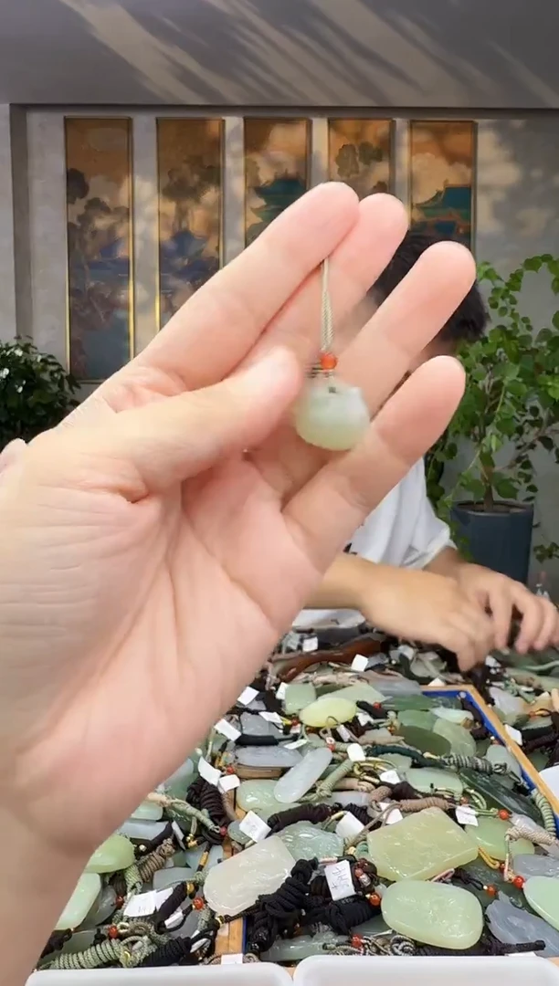 未镶嵌和田玉挂件拍一发一