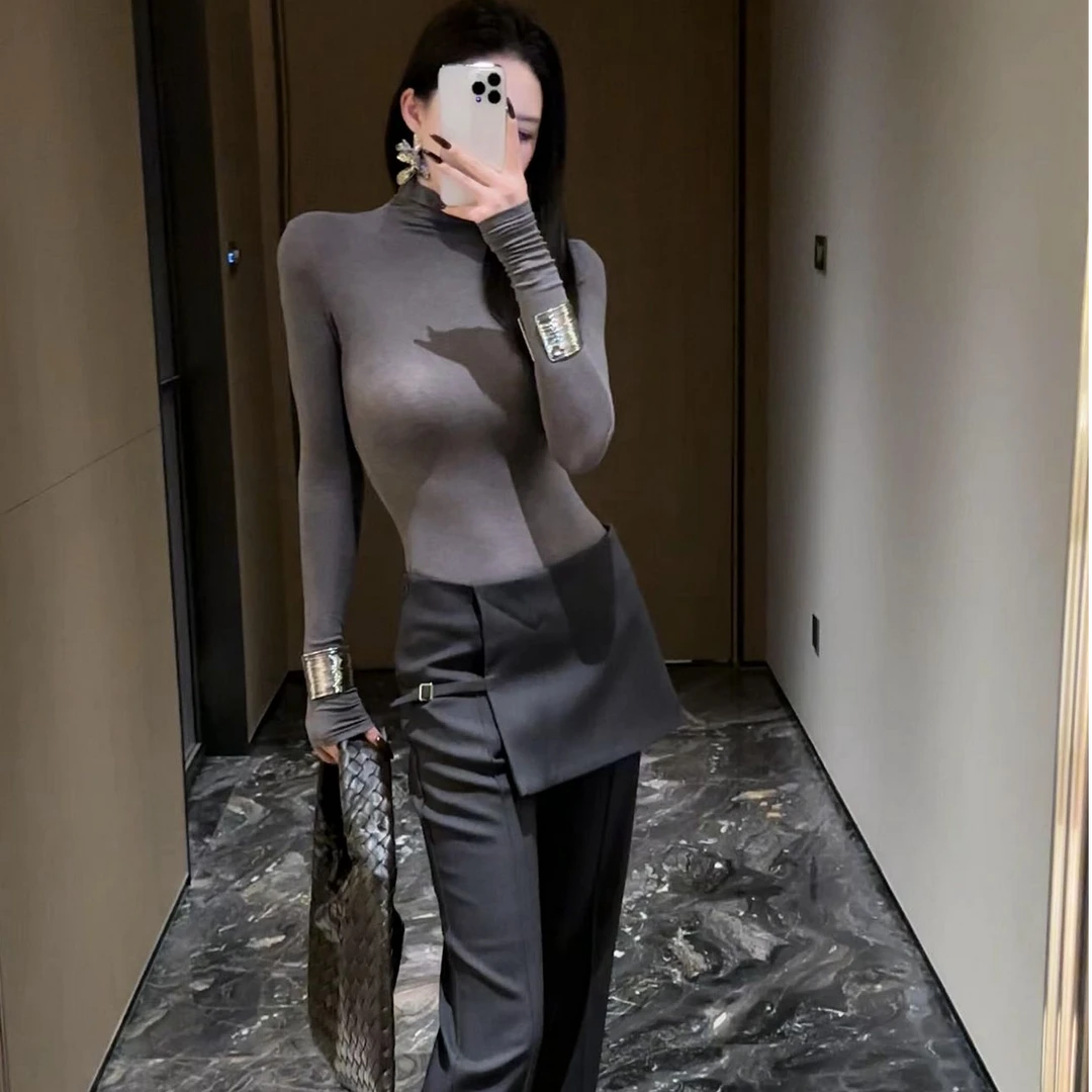 法式设计感辣妹气质长袖上衣女26春新款高腰显瘦休闲裤屁帘套装潮