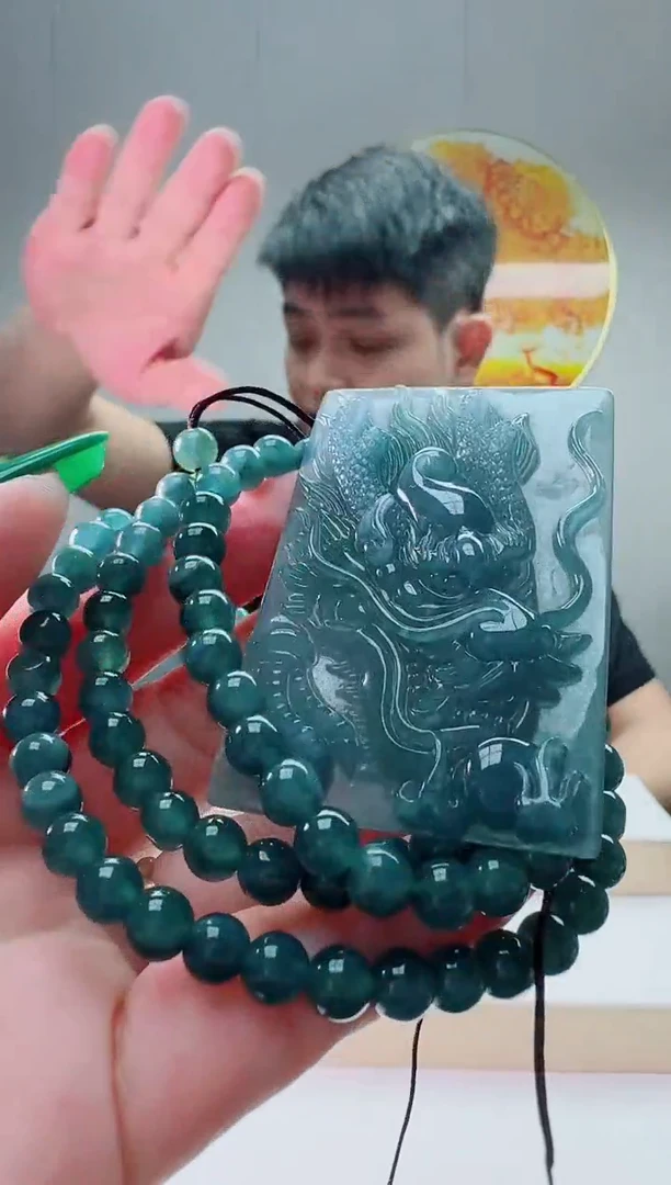 翡翠未镶嵌颈饰龙牌多样性随机发其一