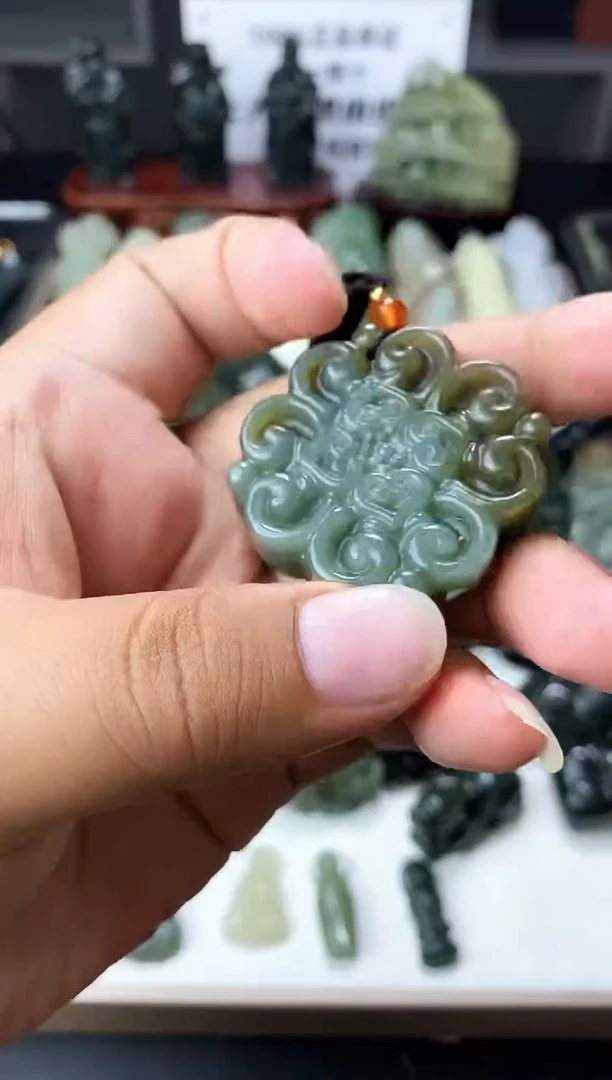 颈饰未镶嵌和田玉1