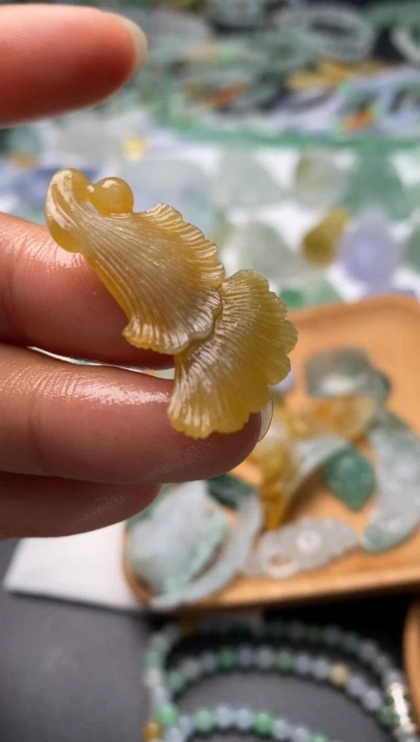 定制翡翠未镶嵌翡翠毛货多样性发其一
