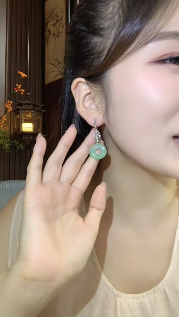 18K金镶嵌翡翠耳饰C16翡翠